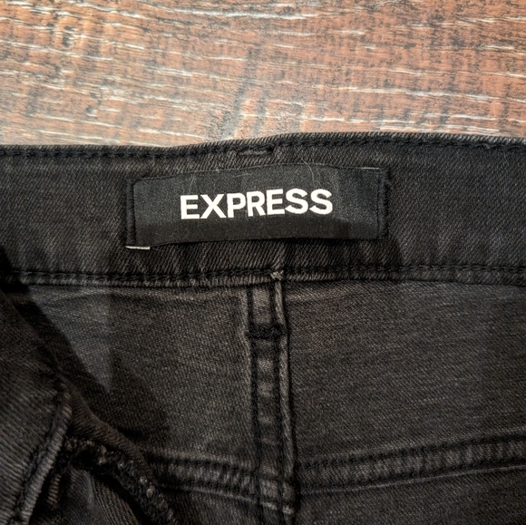 Express Back Shorts - Picture 4 of 4